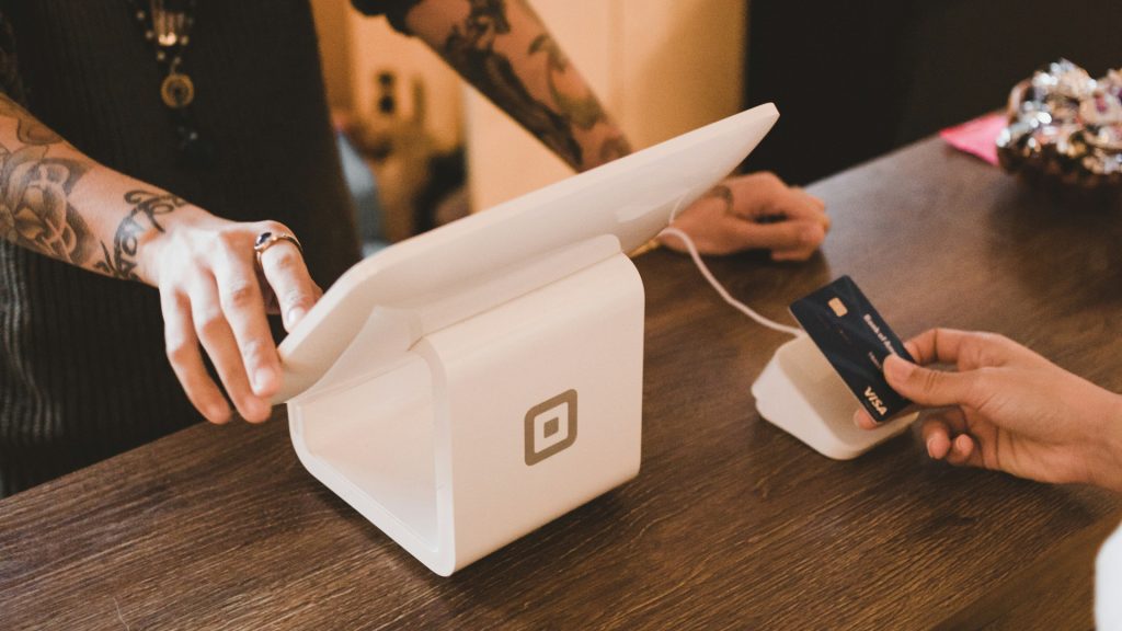 Les clés pour booster votre petit commerce grâce à une caisse enregistreuse performante