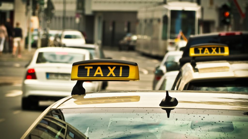 Devenir chauffeur de taxi : une formation pour maîtriser le métier