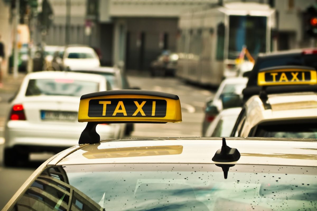 Devenir chauffeur de taxi : une formation pour maîtriser le métier