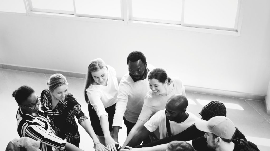 Cohésion d’équipe en entreprise : pourquoi est-elle devenue essentielle en 2026 ?